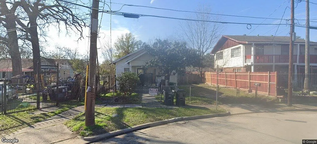 3227 Marigold St — Photo 1