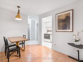 40 Scollard St