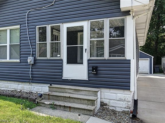 4th image of 1870 Shaw Ave