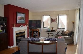 5th image of 1050 N Taylor St APT 513