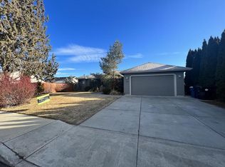 2360 NW 19th St, Redmond, OR 97756