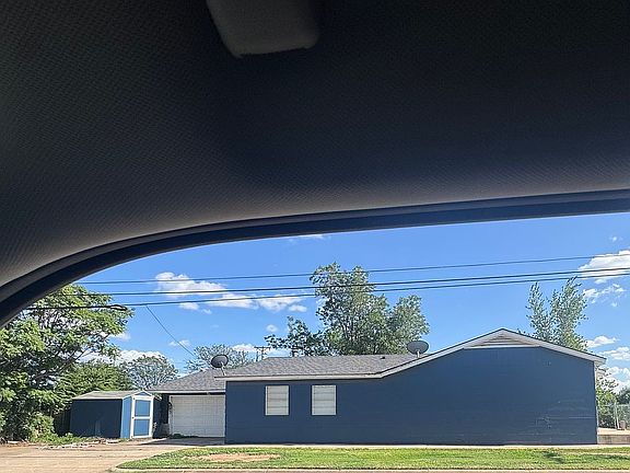 2nd image of 2901 S Apache St