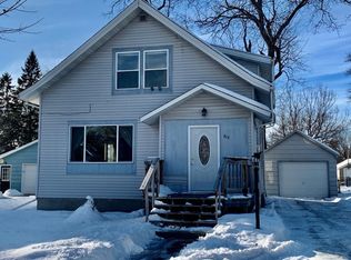 814 6th St SW, Willmar, MN 56201
