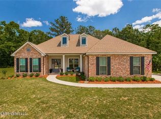 607 Deason Dr, Picayune, MS 39466