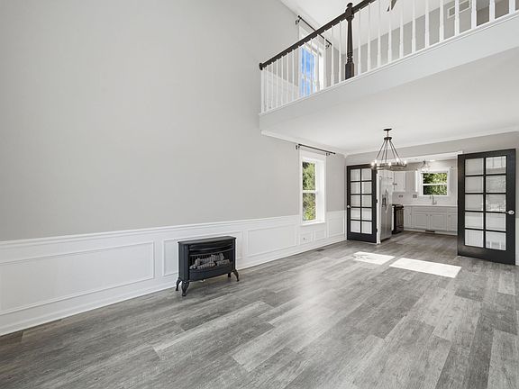 3rd image of 2075 Corinne Rd