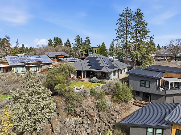 26 NW Shasta Pl — Photo 46