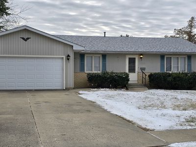 556 N Greenfield Dr, Freeport, IL, 61032