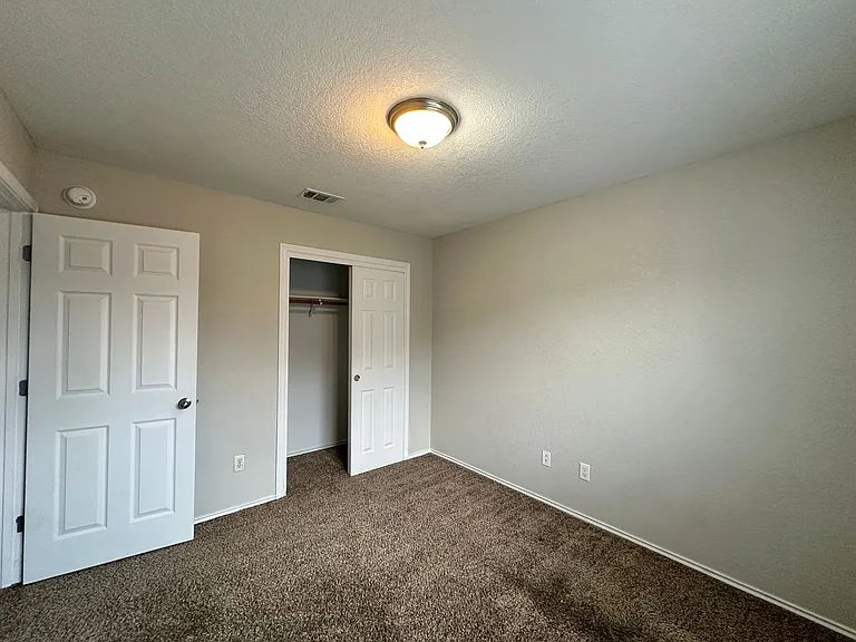 2810 Bastion Loop — Photo 37