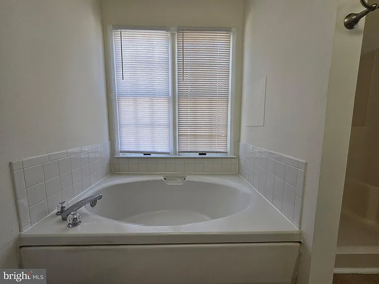 23 Lordship Ln — Photo 27