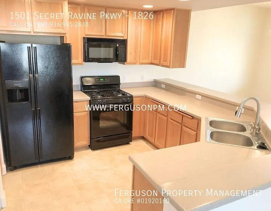 Spacious Two Bedroom Condo in East Roseville! — Photo 3