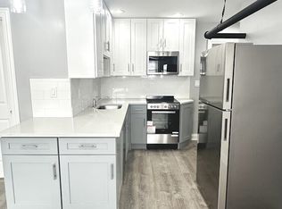 1224 W Rosemont Ave #G, Chicago, IL 60660