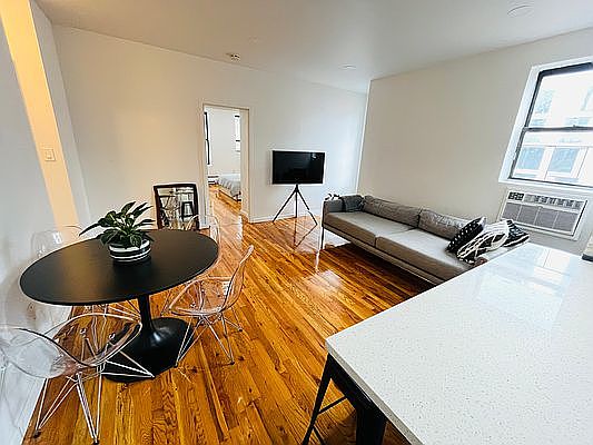 4th image of 603 10th Ave #4F
