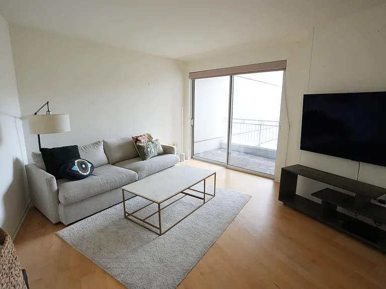 1655 Mission St #930 — Photo 9