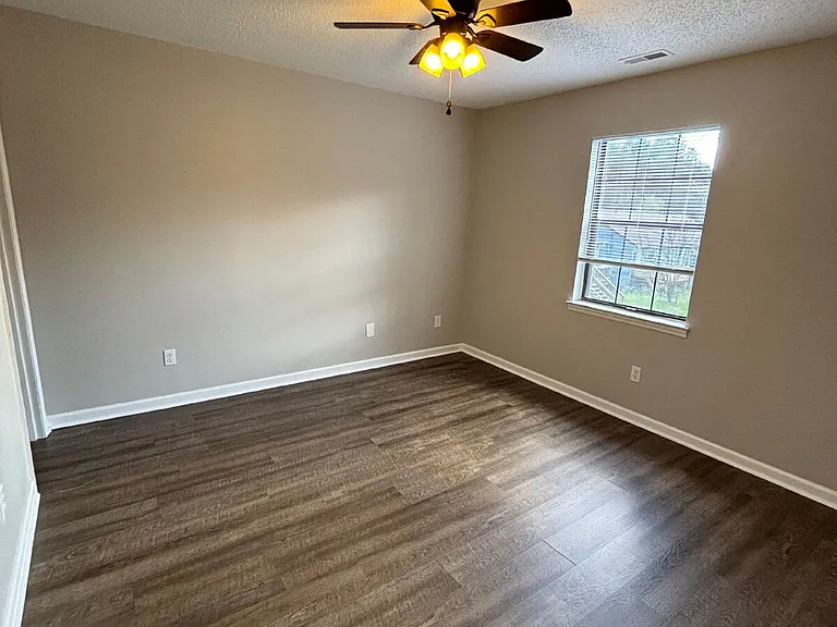4410 Delashmitt Rd #1 — Photo 16