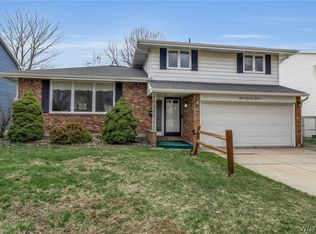 172 Seabrook Dr, Williamsville, NY