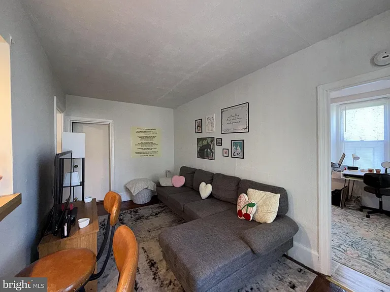 4446 Fleming St #2F — Photo 5