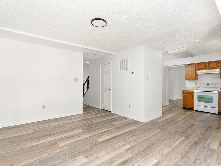 10905 Holleybrooke Dr — Photo 35