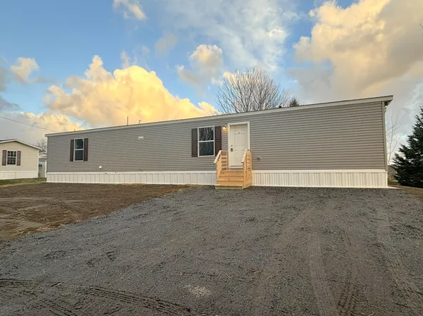 52 Winter Drive, Farmingdale, ME 04344