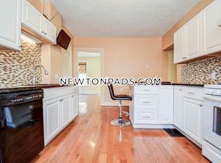 926 Walnut St FLOOR 1, Newton Highlands, MA 02461