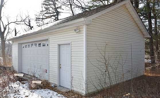 2nd image of 32 Grove St