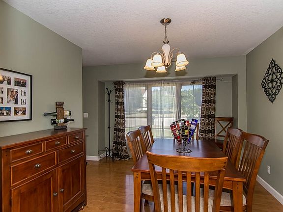 Formal Dining Room/Office