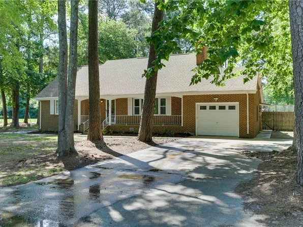107 S Maple Rd, Yorktown, VA 23693