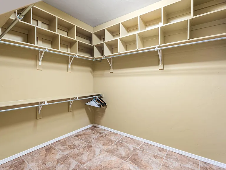 2711 Firewheel Ave SW — Photo 9