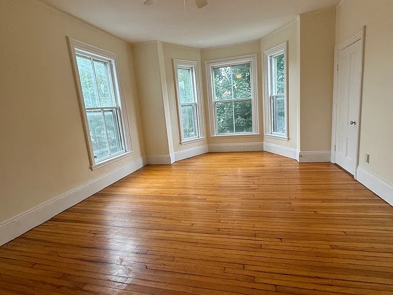 55 Water St — Photo 4