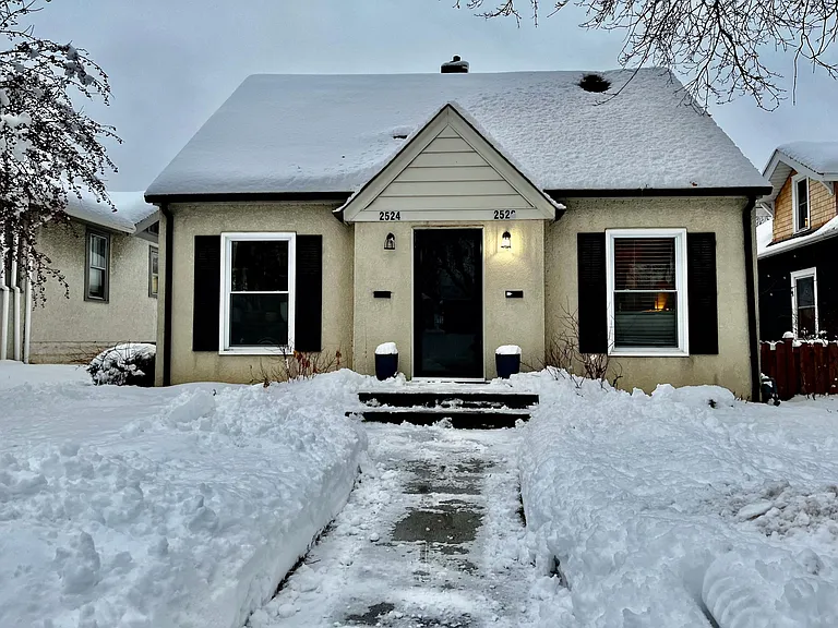 2524 Johnson St NE — Photo 2