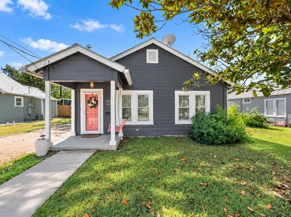605 Robinson Ave, Kerrville, TX 78028