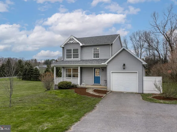 27 Donna Cir, Port Matilda, PA 16870