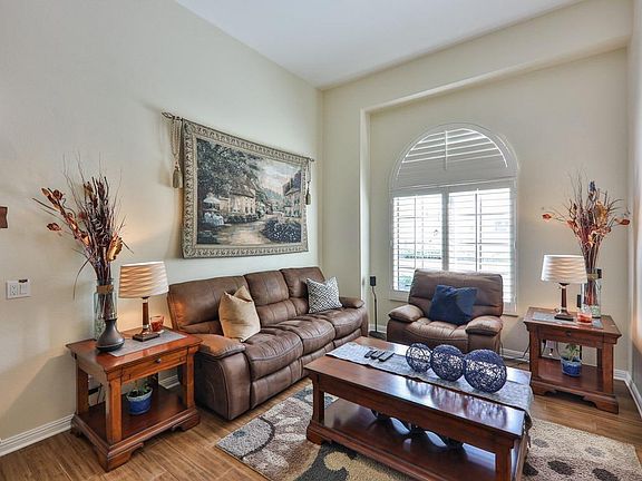4th image of 529 W 220th St Unit 34