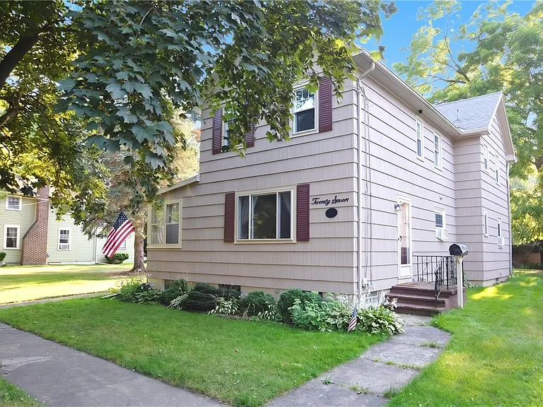 27 Boughton Ave — Photo 1