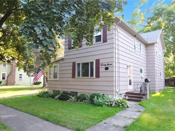 27 Boughton Ave, Pittsford, NY 14534