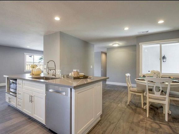 3rd image of 576 Brookfield Dr