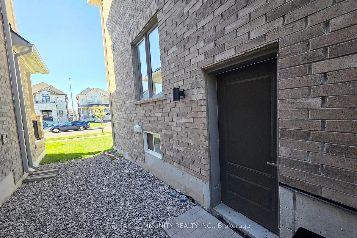 Building Photo - 50 Northrop Ave #BASEMENT