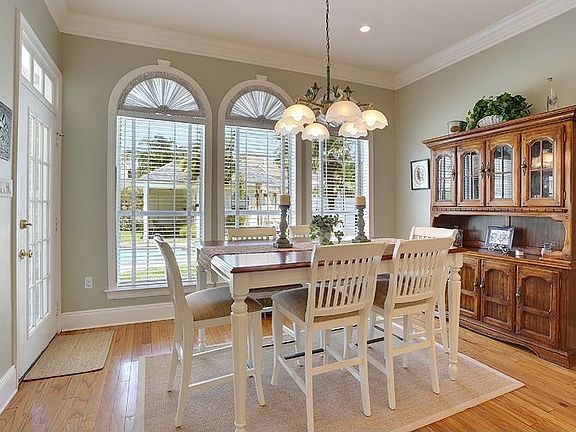Large Breakfast Nook