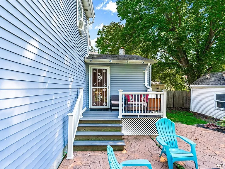 114 Flohr Ave — Photo 32