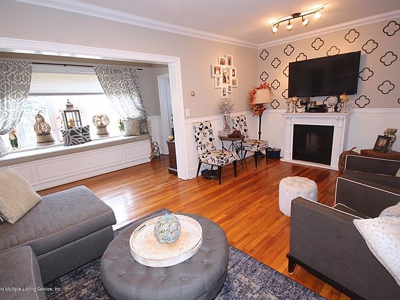 3rd image of 16 Lockwood Pl