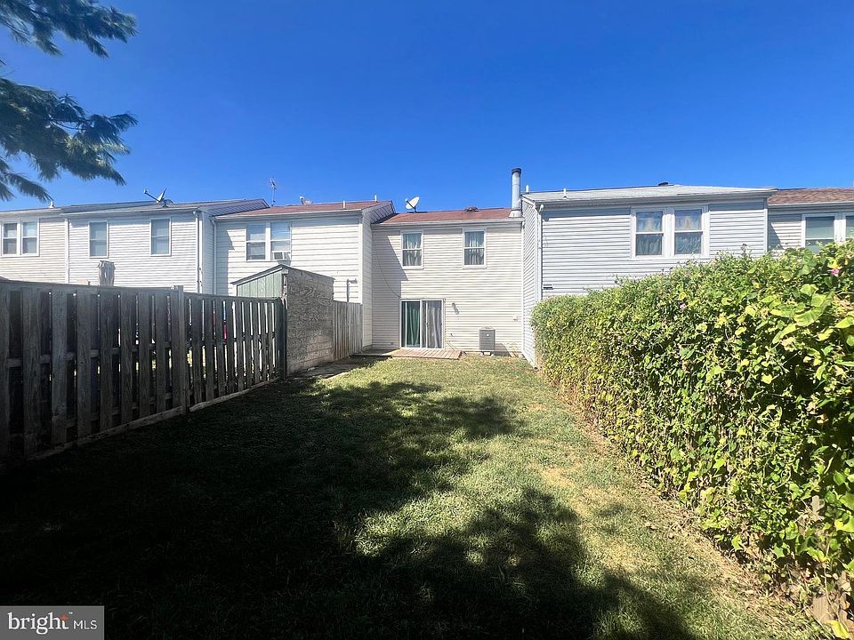 2nd image of 532 Riggs Ct
