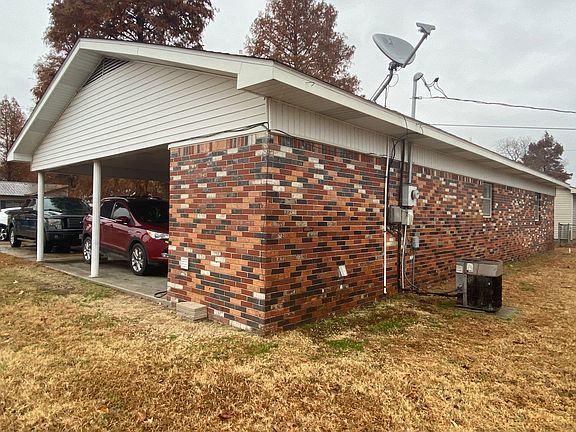 2nd image of 170 Saint Elizabeth Ln