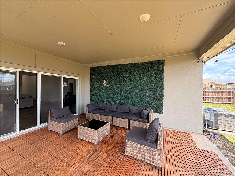 18017 Stefano Dr — Photo 2