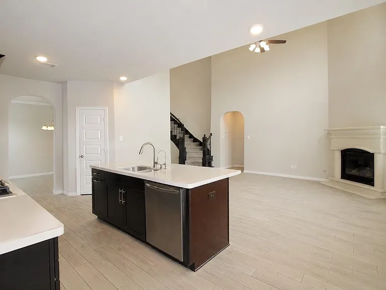 1019 Fresh Spring Rd — Photo 4