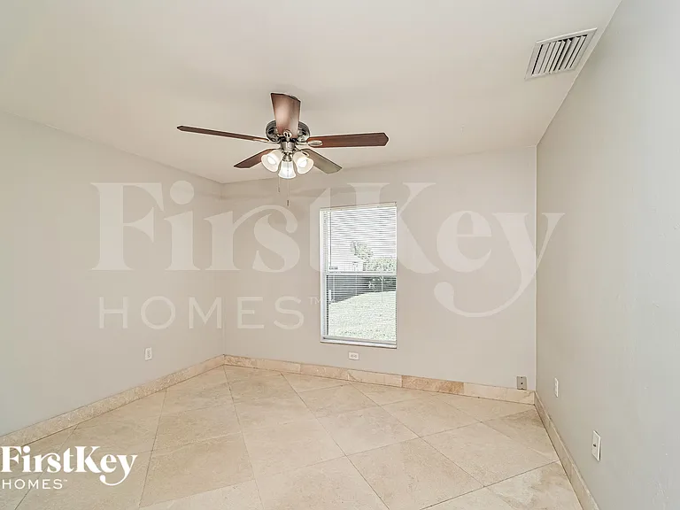 1606 SW 14th St — Photo 15