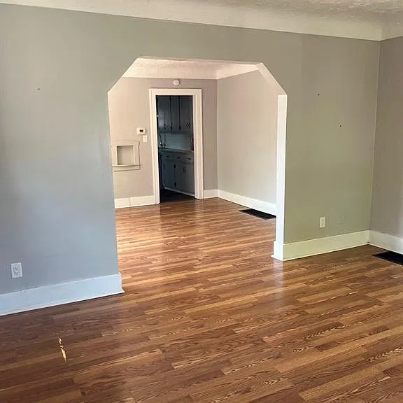 1285 Parent Ave — Photo 8
