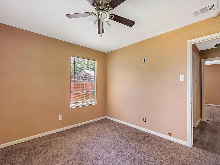 202 Norview Dr — Photo 14