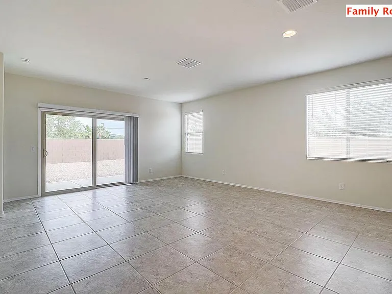 1122 E Viola Ct — Photo 7