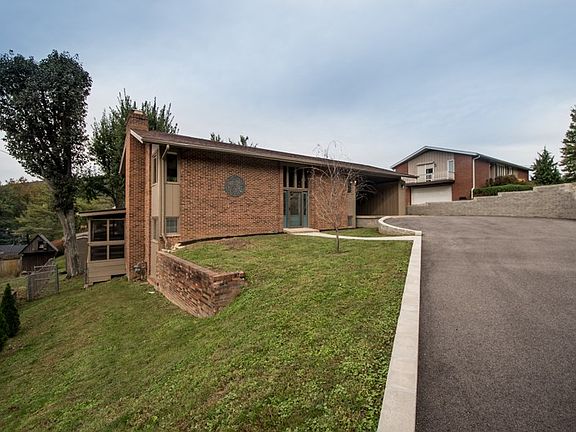 3rd image of 1343 Normandy Dr