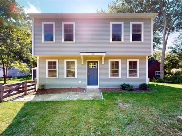 38 Vars Ln, Bradford, RI 02808