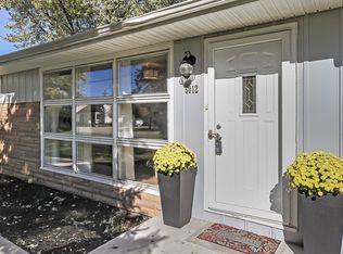 5012 3 Oaks Rd, Crystal Lake, IL 60014